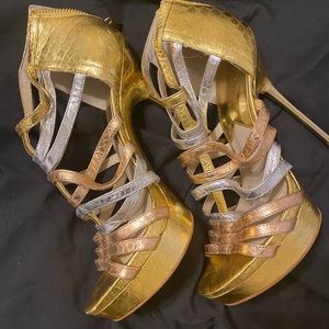 COPY - Michael Kors gold heels size 8